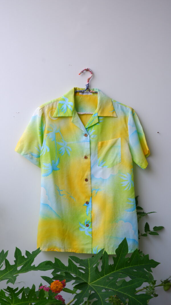 colorful shirt secondhand-handpick-curated